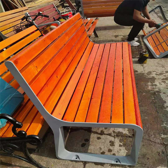 杭州某园林景观公司从汇致公园椅厂家订购一批公园坐椅